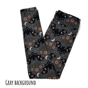 TWEEN LuLaRoe HALLOWEEN 2025 Leggings ~ BATS FLOWERS MOONS ~ SIZES 00-0 juniors - Foto 1 di 3