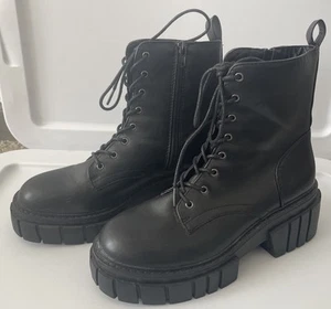 Madden Girl Philly 1336 Black Platform Combat Boots Faux Leather Women Size 6.5 - Picture 1 of 8