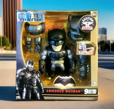 Figura de acción Batman v Superman METALS Die Cast M11 ARMORED BATMAN Jada 2015 NUEVO Foto 1 de 4