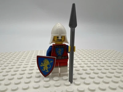New LEGO Castle Minifigure Lion Knight Royal Spearman With Shield - Image 1 of 2