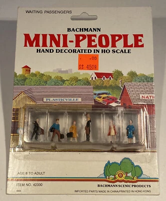 Vintage Bachmann HO Scale Mini-People 42330 Passengers Figures Station Platform - Image 1 of 3