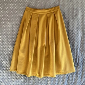 Pleated Skirt - Great with White Top - Glamorous Size: Small Color: Mustard - Picture 1 of 11