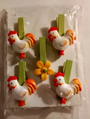 4 Hühner + 1 Blume Klammern - Dekoration Set - 5 Teile - Klammern Set - neu - Bild 1 von 2