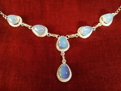 MILKY OPALITE CABOCHON DROPS 925 STERLING SILVER CHOKER NECKLACE - Immagine 1 di 4