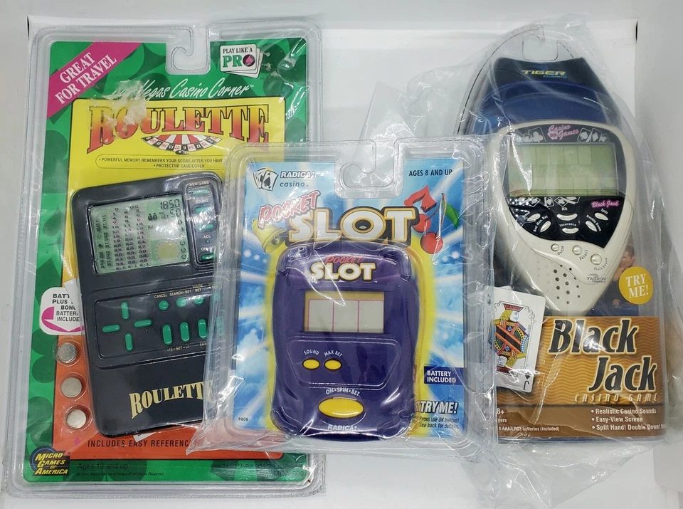 Radica Pocket Slot Handheld Electronic 9808 Casino Game 1997