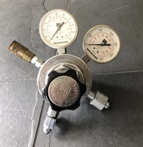 Matheson Regulator With 63-3112 Gauges ~ 0-3000 PSI Inlet - Picture 1 of 7