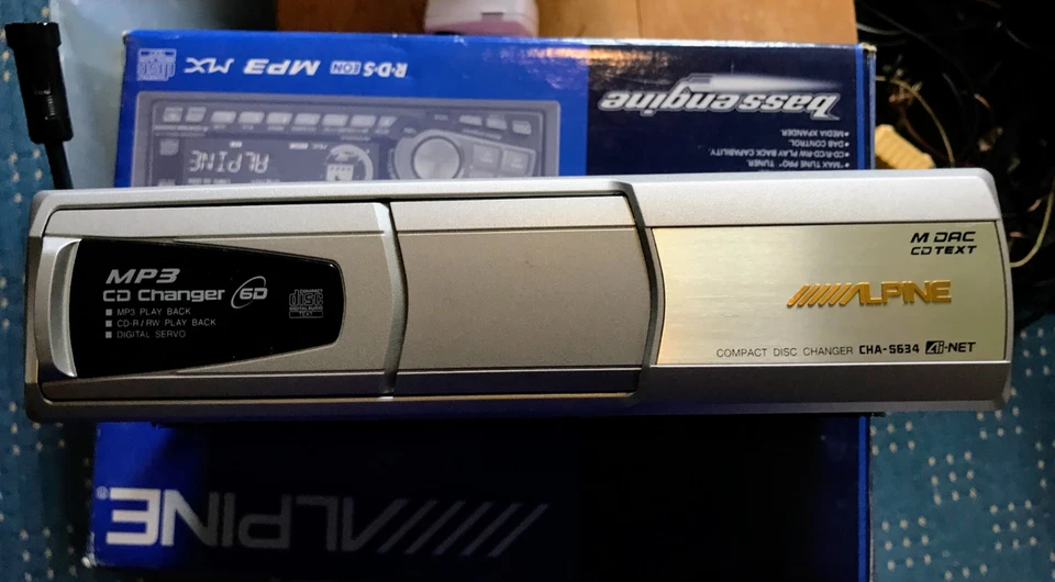 Alpine CHA-S634 CD Wechsler - Bild 1 von 2