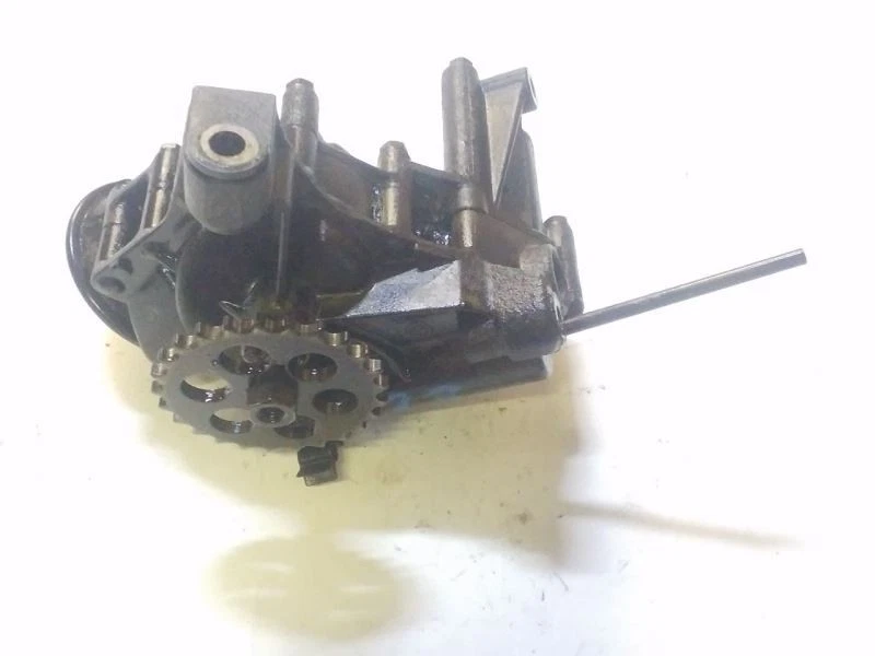 Engine Oil Pump | Fits 1993-1996 BMW 540i 740i - Image 1 of 4