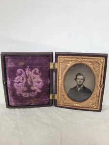 Daguerreotype Type Photo Identified Handsome Man 9th Plate W/case Union Case - Picture 1 of 12