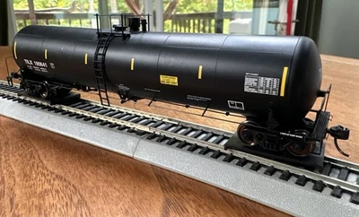 Walthers PROTO 920-100609 55’ Trinity 30,145 Gallon Tank Car TILX 190641 NY - Image 1 of 4