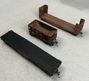 Ho Scale Assorted Rolling Stock Lot Of 3 - Heavy Duty Flat, Ore, Lumber Car - Picture 1 of 8