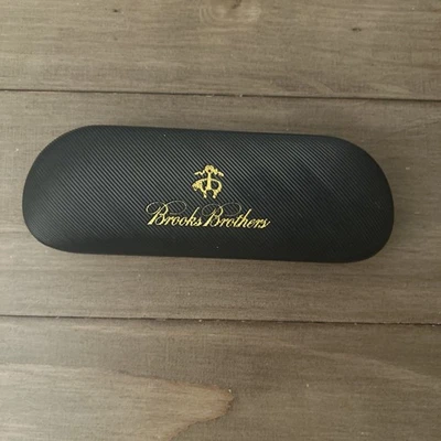 Estojo de óculos Brooks Brothers 6 1/4” azul muito escuro com interior marrom - Imagem 1 de 3