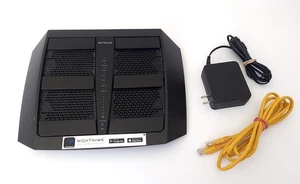 NETGEAR Nighthawk X6 Smart WiFi Router (R8000), AC3200 Tri-Band Wireless Speed - Picture 1 of 4