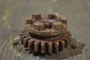 Honda C92 CS92 C95, Main Shaft Third Gear, Shop Spoiled NOS - Picture 1 of 6