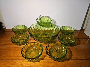 VINTAGE 1960'S FEDERAL GLASS RHYTHM GREEN SALAD/CHIP AND DIP SET - Picture 1 of 14