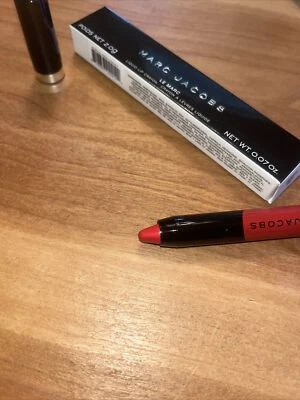 MARC JACOBS BEAUTY Le Marc Liquid Lip Crayon - (340 HOW ROUGE! ) New In Box  - Image 1 of 2