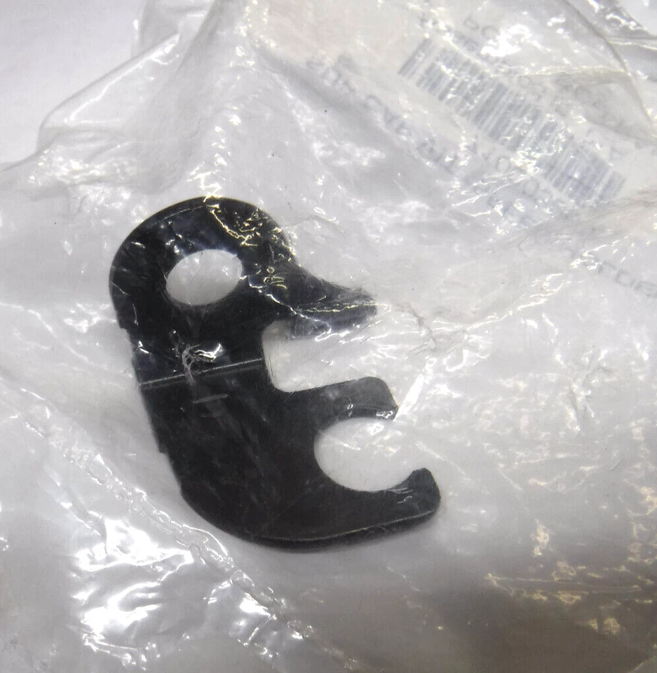 OEM 13 14 15 CAN-AM SPYDER RT RS ST F3 STS SPEED SENSOR HOLDER 710003090 W41-36G - Image 1 of 1