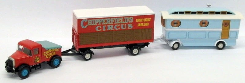 Corgi 1/50 Scale 97885 - Scammell Highwayman Trailer & Caravan - Chipperfields - Image 1 of 4