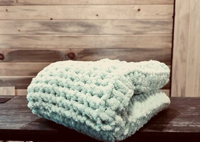 Manta tejida con dedos de chenilla hecha a mano 42”x44” regalo para bebé tamaño mediano Foto 1 de 4