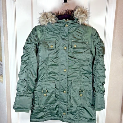 Steve Madden Mujer’s M Chaqueta de Plumón Verde Oscuro Capucha con Herrajes de Piel Botones Bolsillo Foto 1 de 4