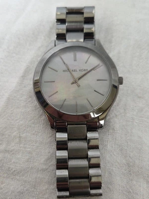 Reloj MICHAEL KORS Mujer Delgado Pasarela Gunmetal MK3413 Acero Inoxidable Leer Foto 1 de 4