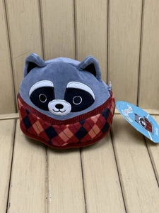 NUEVO Squishmallows 5” pulgadas Rocky The Raccoon con suéter Argyle Squishmallow - Imagen 1 de 9