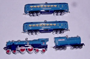 2003 Hallmark Miniature Ornaments Lionel Blue Comet Locomotive & Passenger Cars - Picture 1 of 7