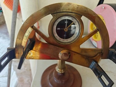 graphomètre en laiton. - Photo 1/4