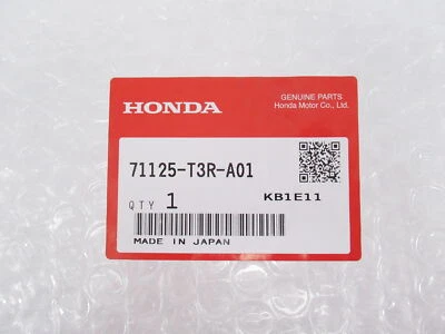 Genuine OEM Honda 71125-T3R-A01 Front Emblem Radar Cover 2019-2021 ILX - Image 1 of 4