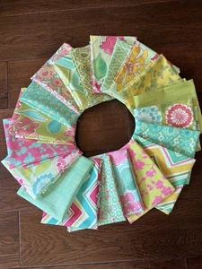 MODA Spring House By Stephanie Ryan -20 Fat Quarter Bundle Fabric -Flowers VTG - Picture 1 of 22