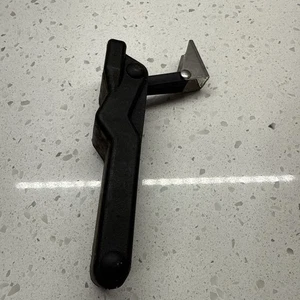 Pestillo flexible Southco C7-10 goma negra suave - Imagen 1 de 4