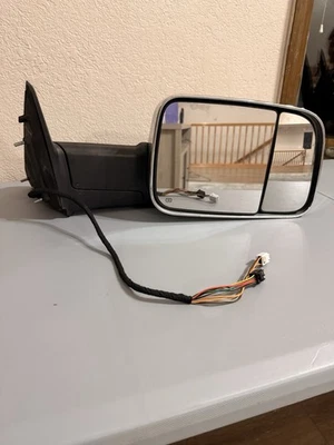 Espejo retrovisor lado derecho Dodge Ram 2500 17 Foto 1 de 2