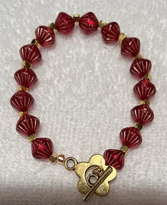 Nuevo brazalete de cuentas forradas bicónicas de cobre rubí de vidrio checo con cuentas cubo dorado Foto 1 de 2