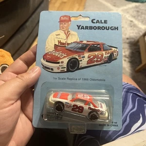 1988 Cale Yarborough Hardee’s #28 1:64 Oldsmobile Funstuf - Bild 1 von 6