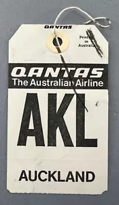 QANTAS AKL AUCKLAND VINTAGE AIRLINE BAG TAG LUGGAGE BAGGAGE LABEL QF AUSTRALIA - Picture 1 of 2