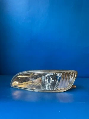 2004 - 2009 LEXUS RX330 RX350 FRONT LEFT BUMPER FOG LIGHT LAMP 812200E010 OEM - Image 1 of 4