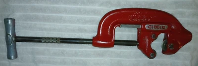 Ridgid No. 3 Heavy-duty Pipe Cutter - 1" to 3" Cap. - Acc. Handle Threaded Hole - Image 1 of 4