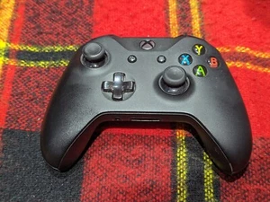 FABRICANTE DE EQUIPOS ORIGINALES Microsoft 1708 Xbox One Negro Carbono Controlador Inalámbrico - Probado - Imagen 1 de 4