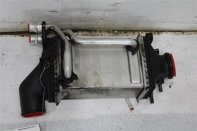 INTERCOOLER C250 C300 C350 C43 C63 E300 E350 E400 E550 GLC250d 16-18 1350592 Foto 1 de 4