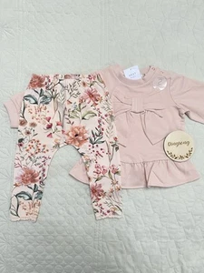 BNWT Next Baby Girl Pretty Floral Bow Sweater & Leggings Set Size Age 6-9 Months - Picture 1 of 3