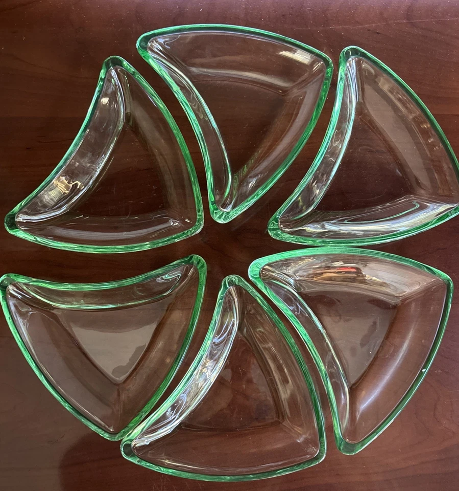 6 Luigi Bormioli Boomerang Green Glass Salad/Dessert/hors d’oeuvres 7”x5”x1 1/2” - Image 1 of 4