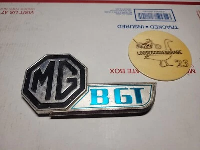 72-79 MG BGT maletero emblema cubierta tapa trasera BHH855 moldura OEM placa de escritura azul plateado Foto 1 de 4