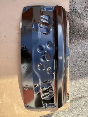 2010-2019 Lincoln MKT OEM Rear Tailgate Liftgate Panel Skin AE9Z-7440404-A - Image 1 of 2