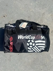 Borsone Adidas 1994 Mondiali di calcio vintage anni 90 zip nuovo con etichette - Foto 1 di 12