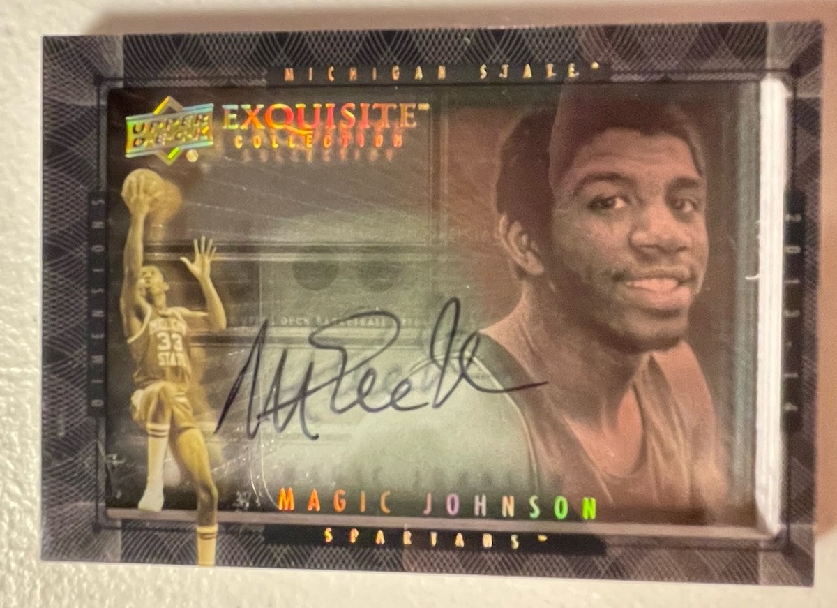 Preços baixos em Bola de Basquete Upper Deck Magic Johnson 