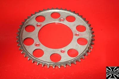 Piñón Yamaha YZF R6 2002 02 Foto 1 de 4