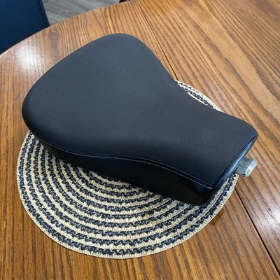 🔥OEM 2010 Later Harley-Davidson Sportster Forty-Eight  Solo Seat🔥 - Image 1 of 4