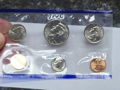 Full Set of 1996 UNCIRCULATED coins From Philadelphia Never touched in 28 years - Image 1 of 4