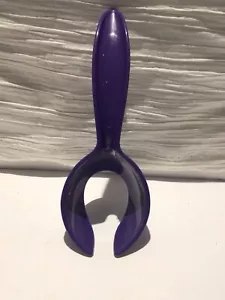 Gadget levantador de huevos Tupperware Egg Scooper #1334 púrpura nuevo - Imagen 1 de 4