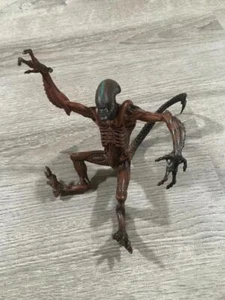 KENNER ALIEN RESURRECTION WARRIOR ALIEN 7" ACTION FIGURE Movie Edition  - Picture 1 of 4